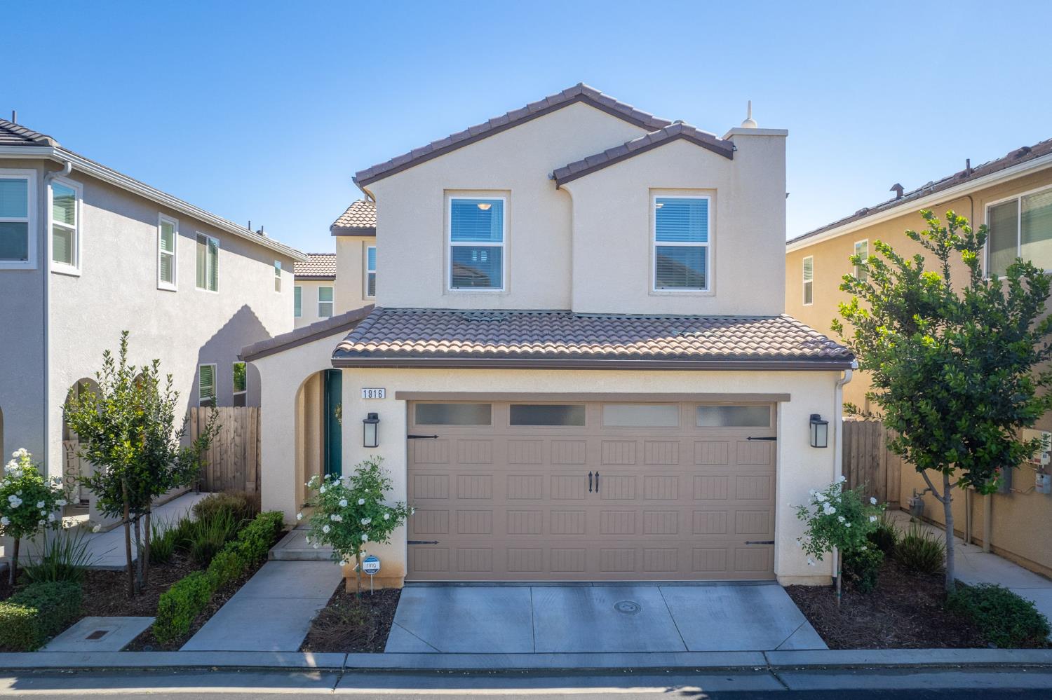 1916 Chennault Ln, Clovis, CA 93611
