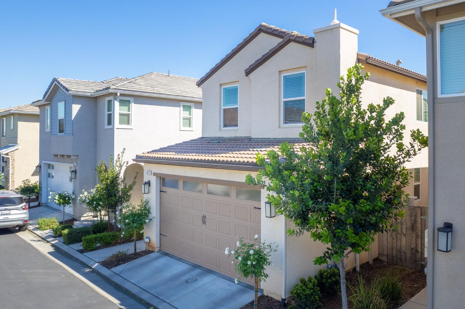 1916 Chennault Ln, Clovis, CA 93611