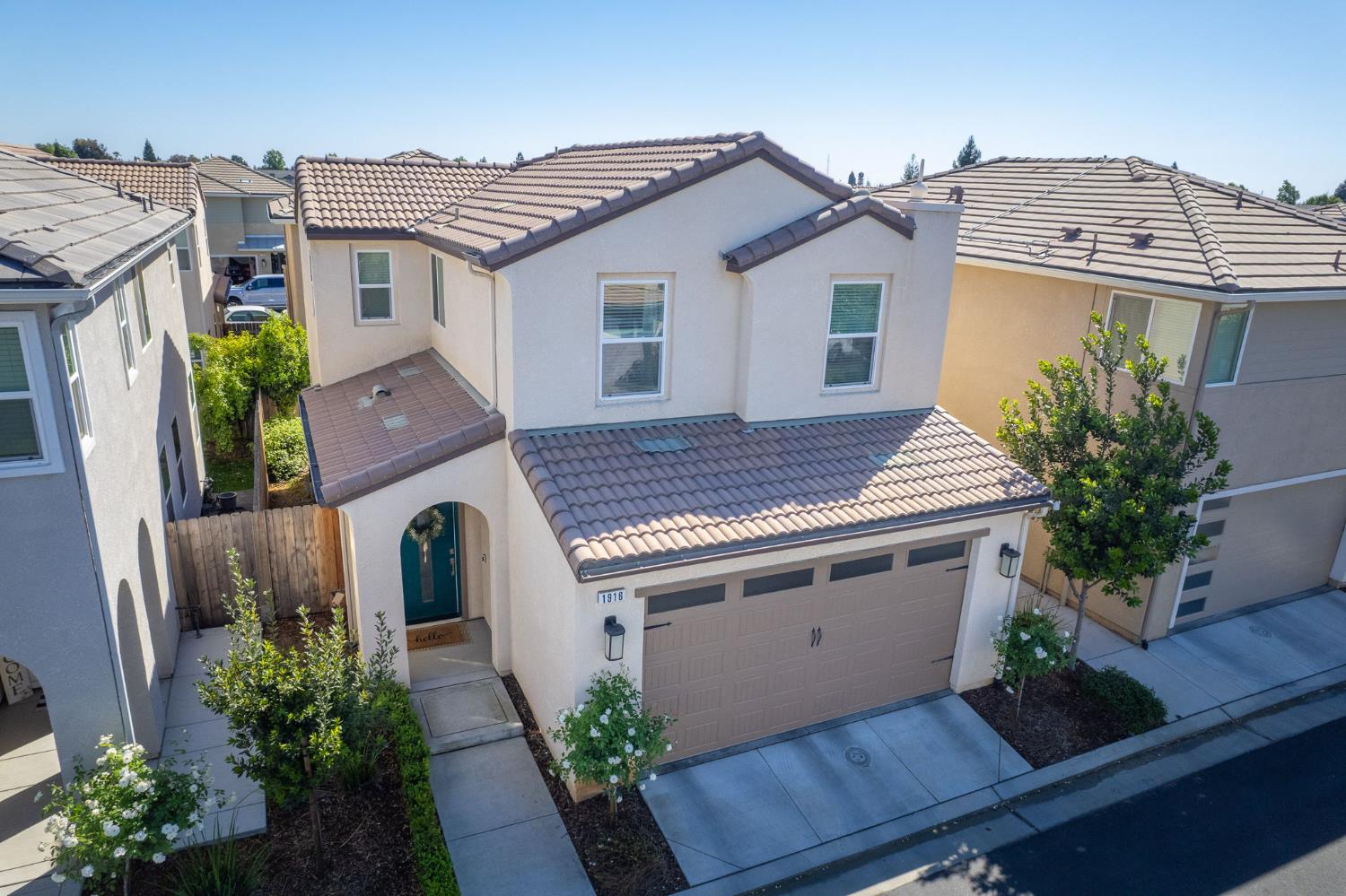1916 Chennault Ln, Clovis, CA 93611