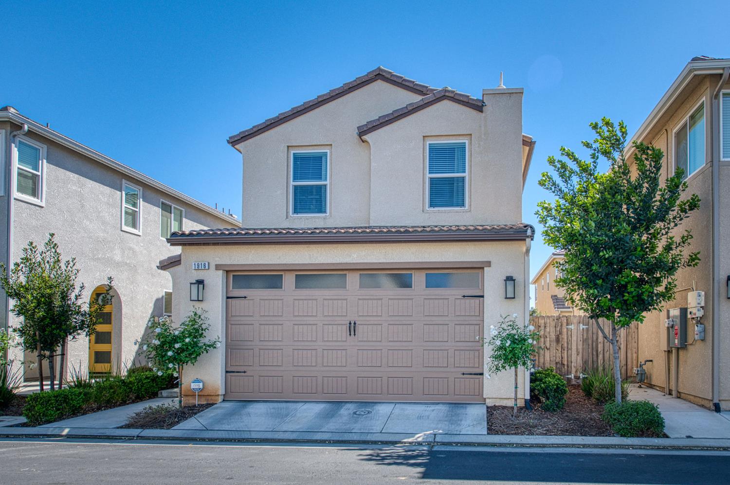 1916 Chennault Ln, Clovis, CA 93611