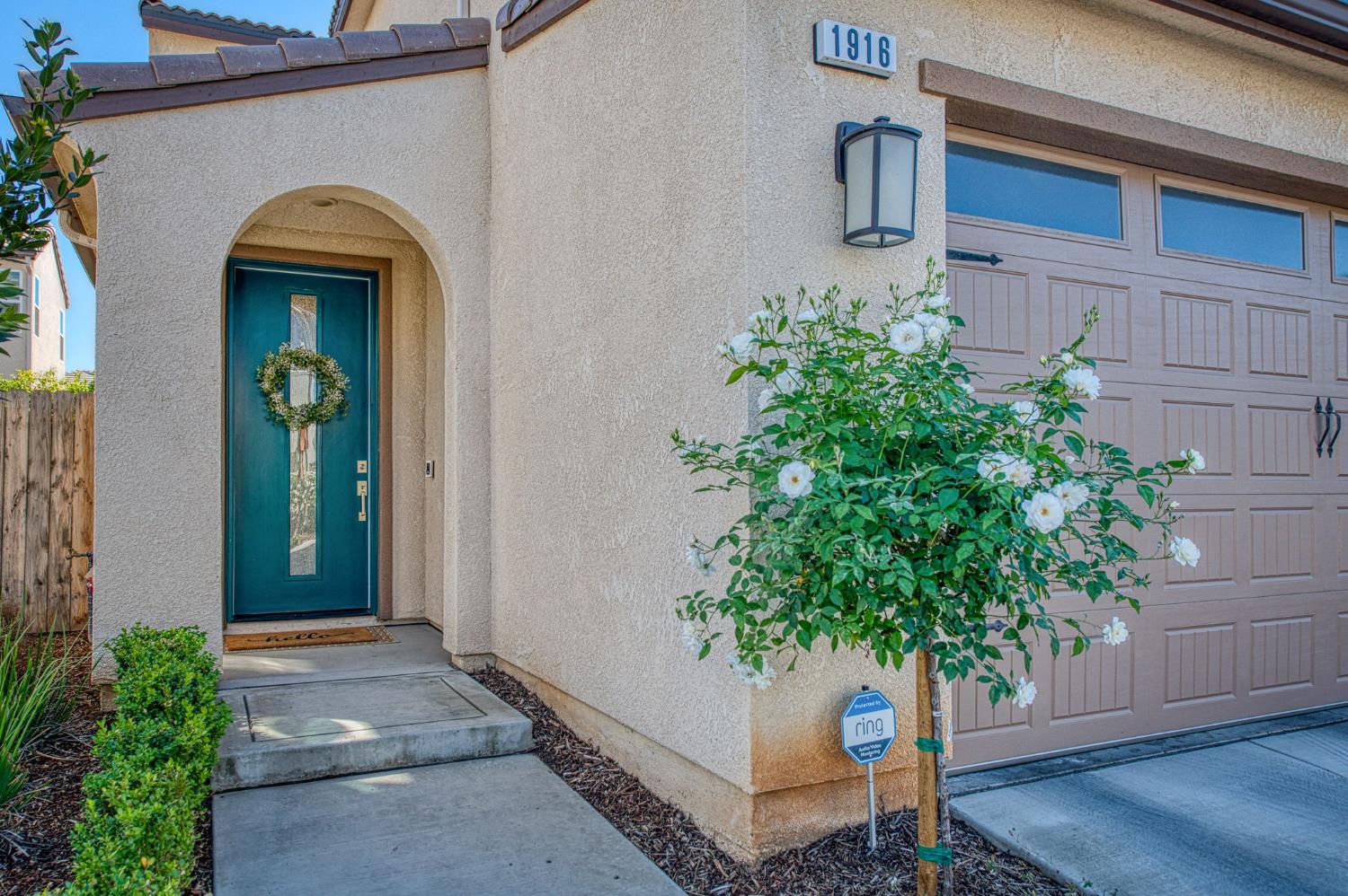 1916 Chennault Ln, Clovis, CA 93611