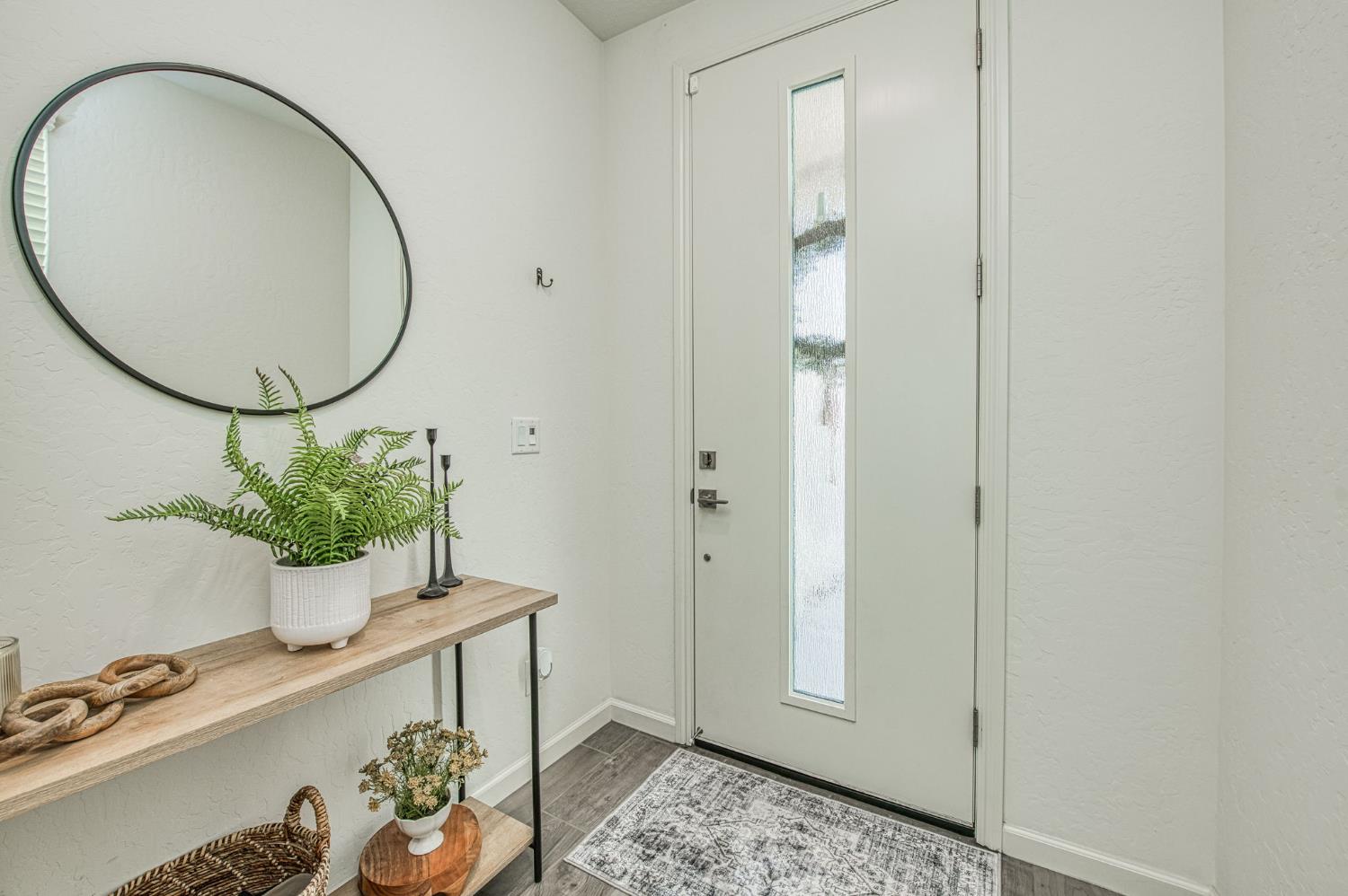 1916 Chennault Ln, Clovis, CA 93611