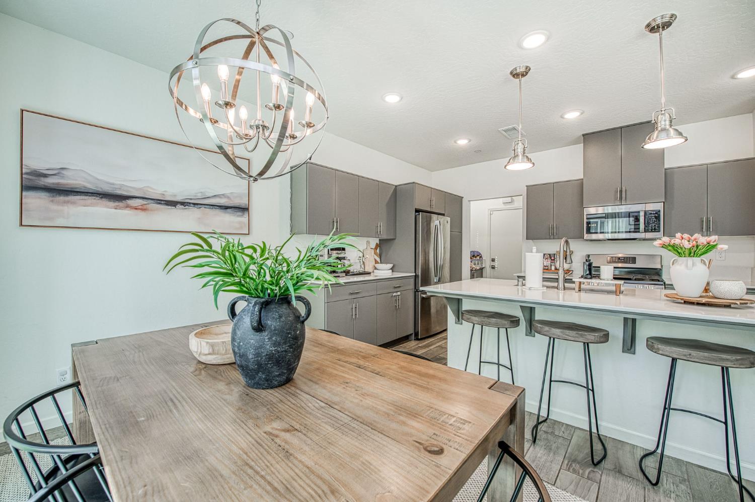 1916 Chennault Ln, Clovis, CA 93611