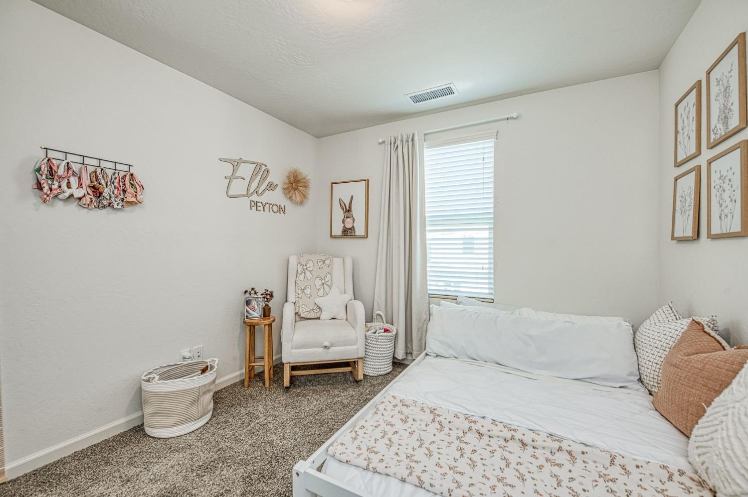 1916 Chennault Ln, Clovis, CA 93611