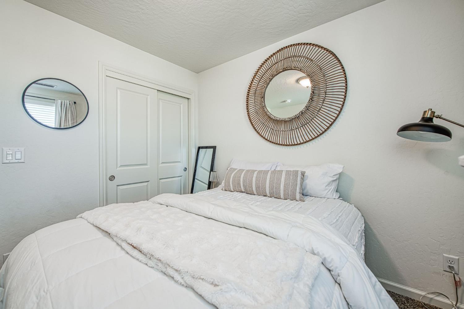 1916 Chennault Ln, Clovis, CA 93611