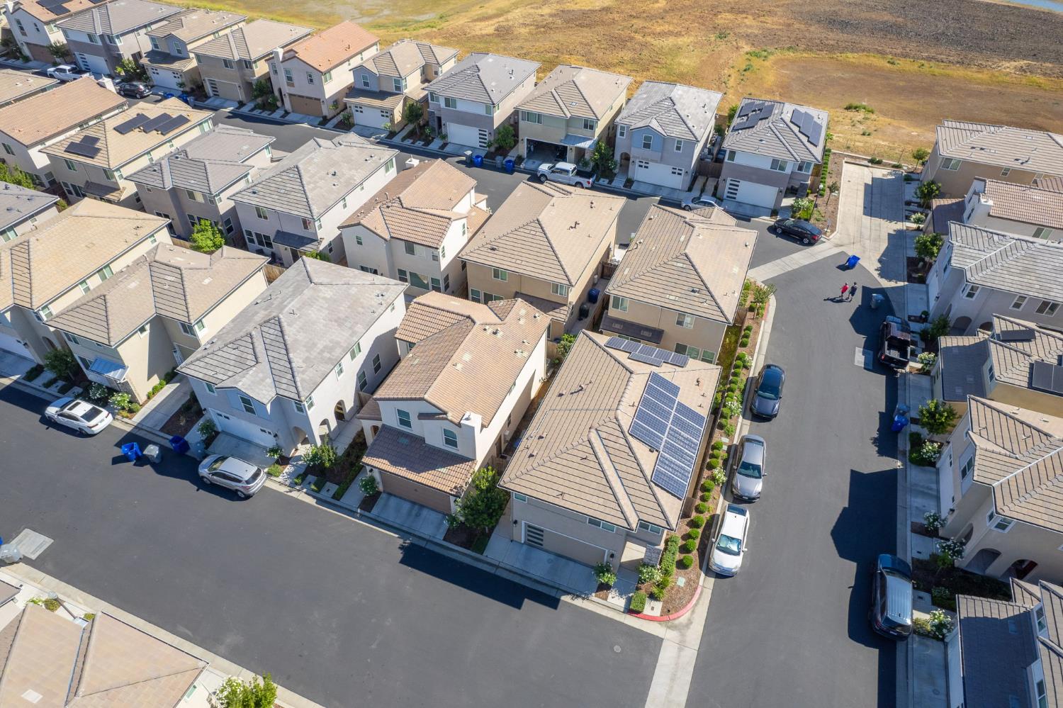 1916 Chennault Ln, Clovis, CA 93611