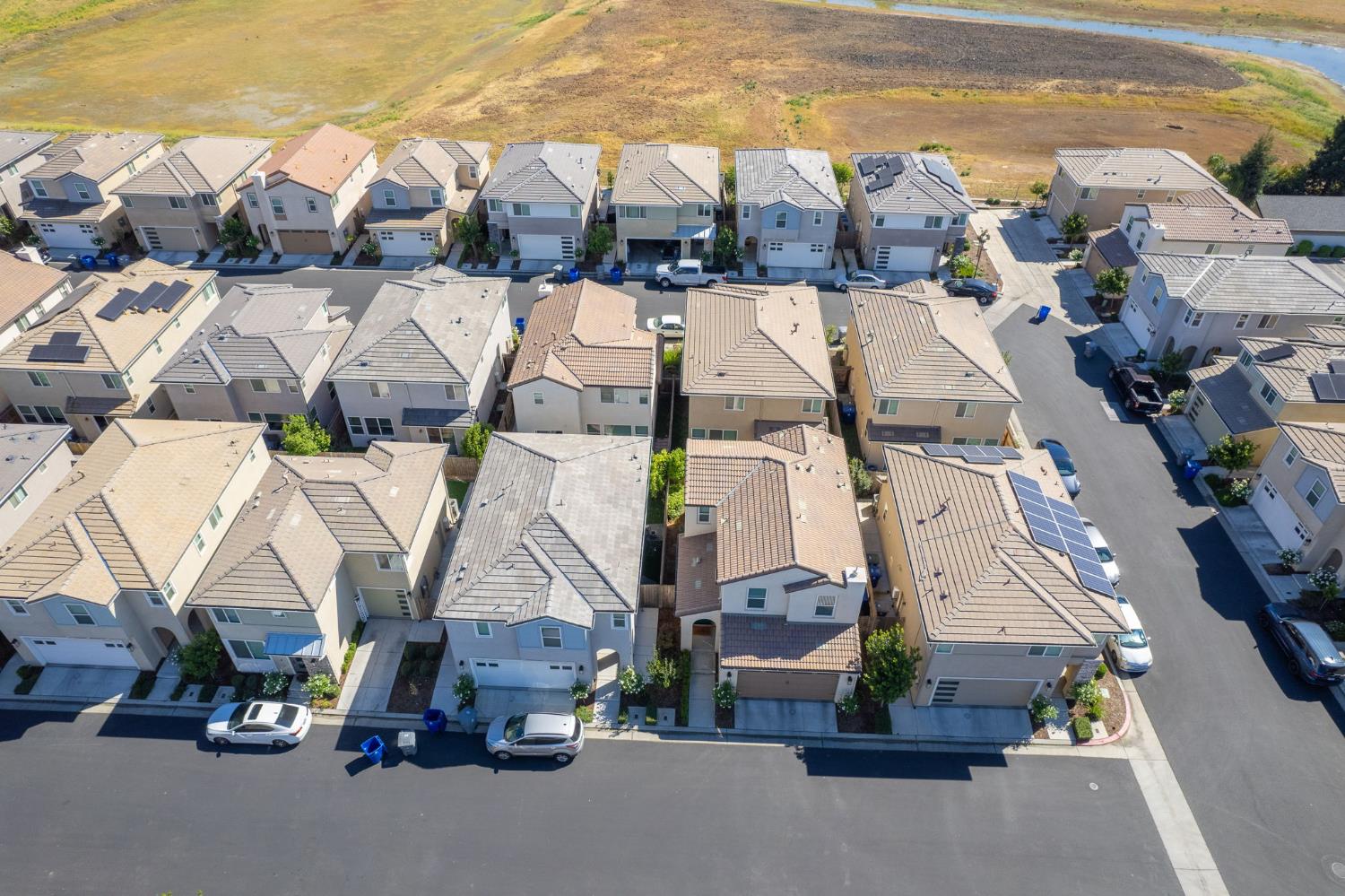 1916 Chennault Ln, Clovis, CA 93611