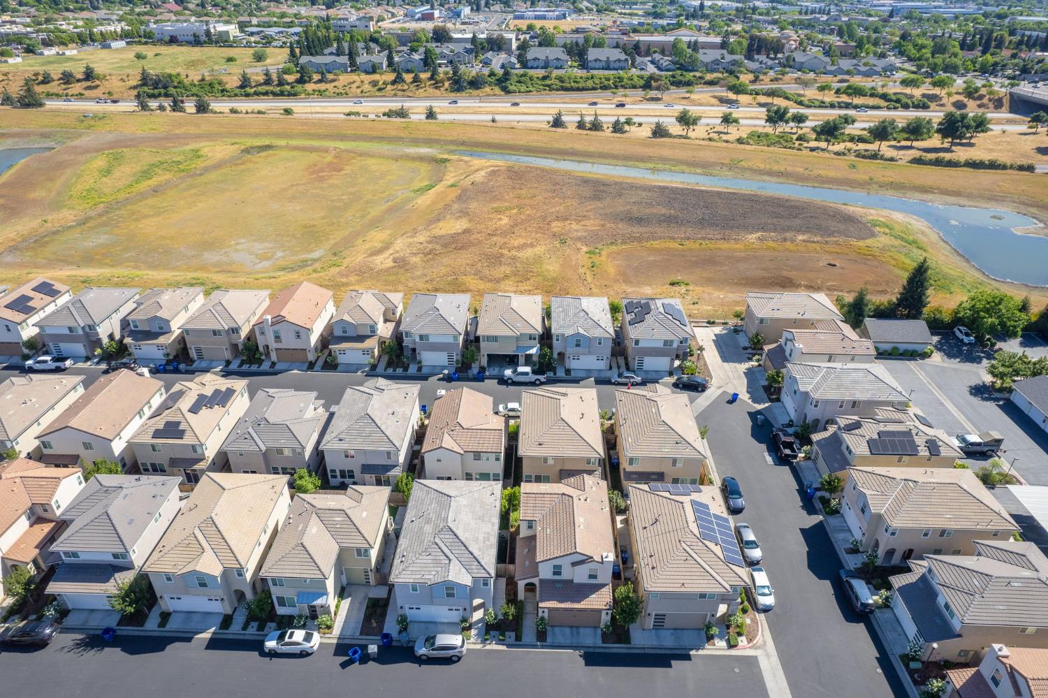 1916 Chennault Ln, Clovis, CA 93611