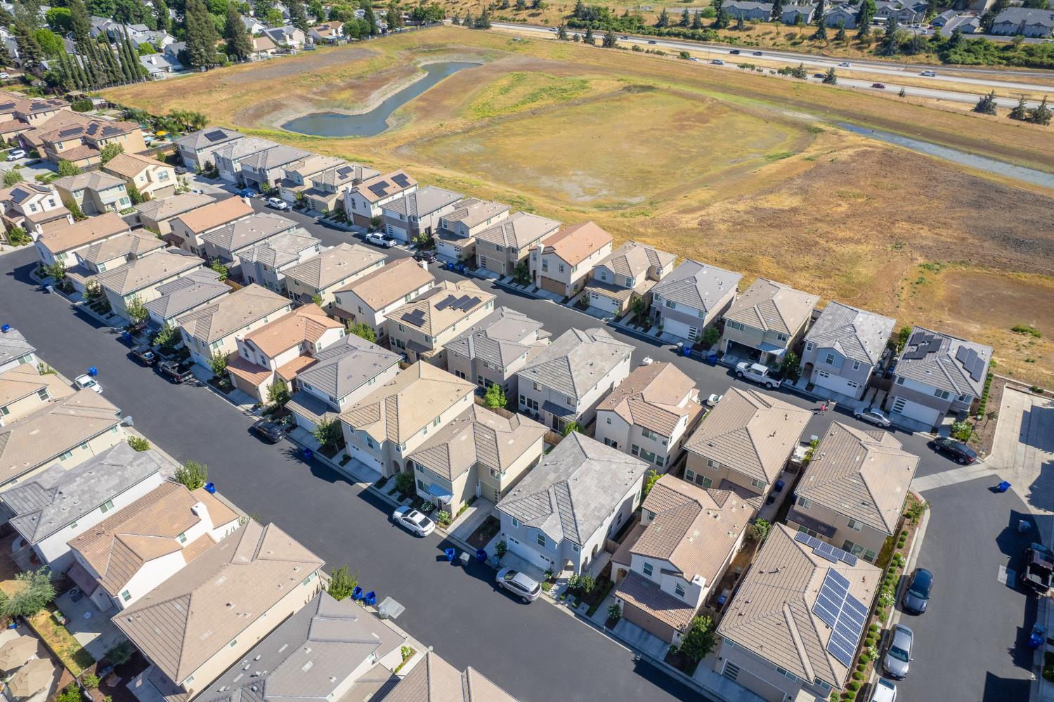 1916 Chennault Ln, Clovis, CA 93611