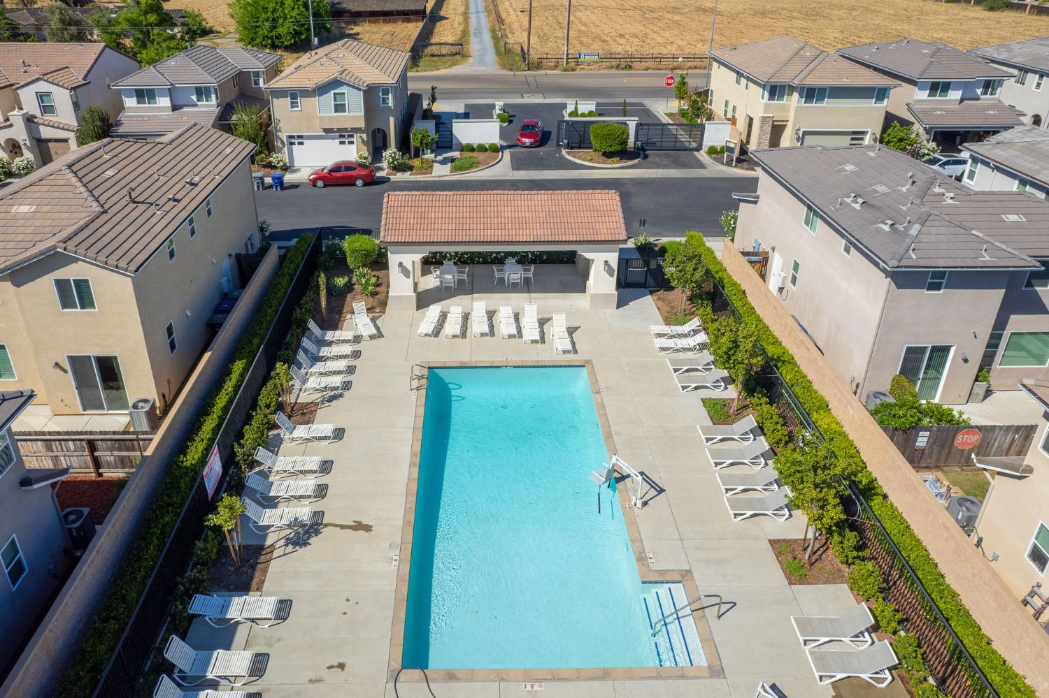 1916 Chennault Ln, Clovis, CA 93611