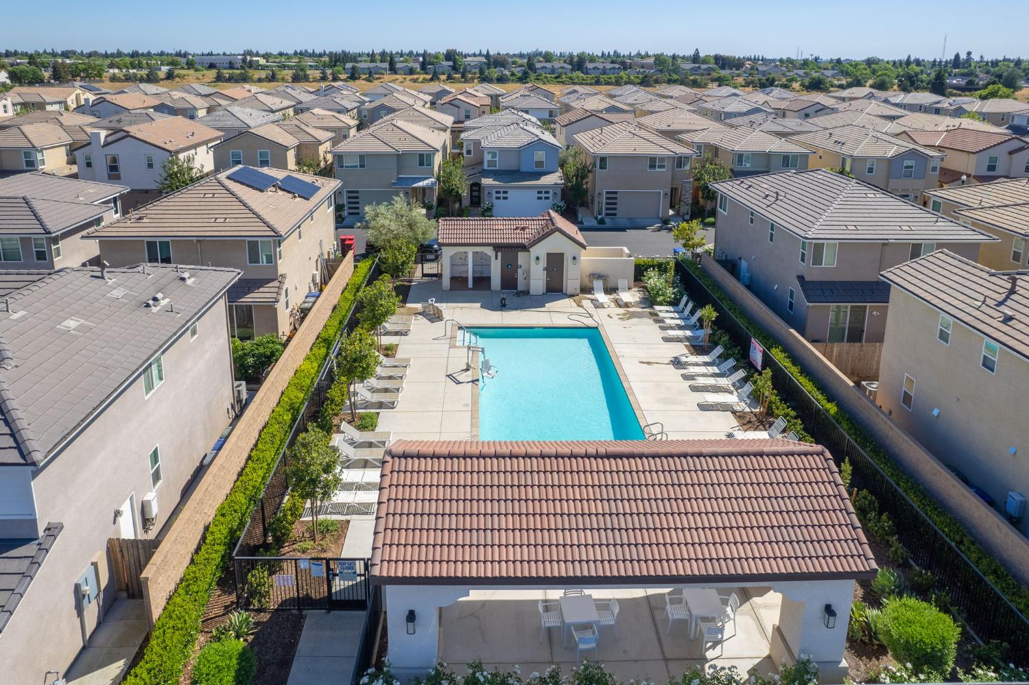 1916 Chennault Ln, Clovis, CA 93611