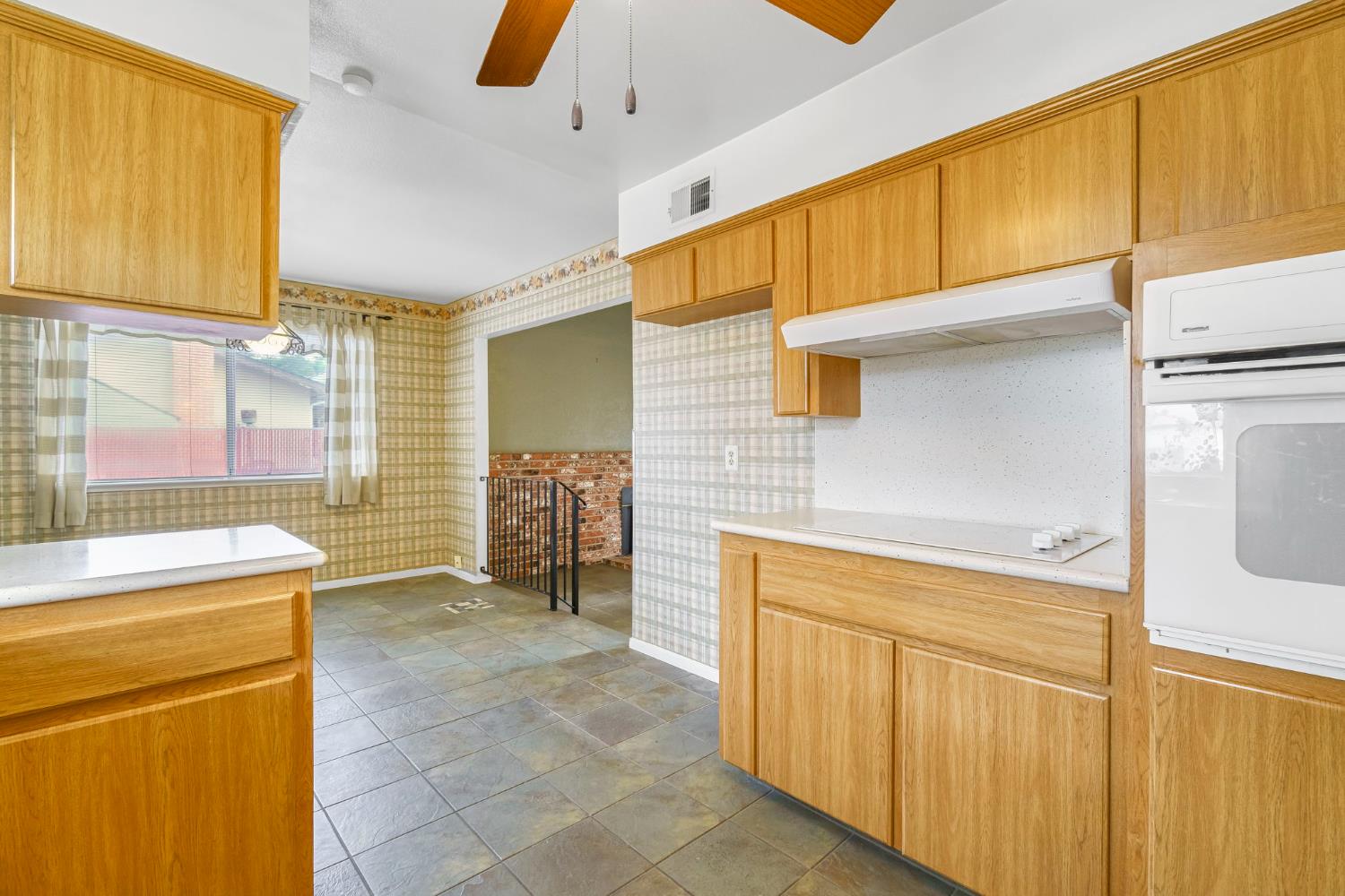 1606 Barstow Ave, Clovis, CA 93611