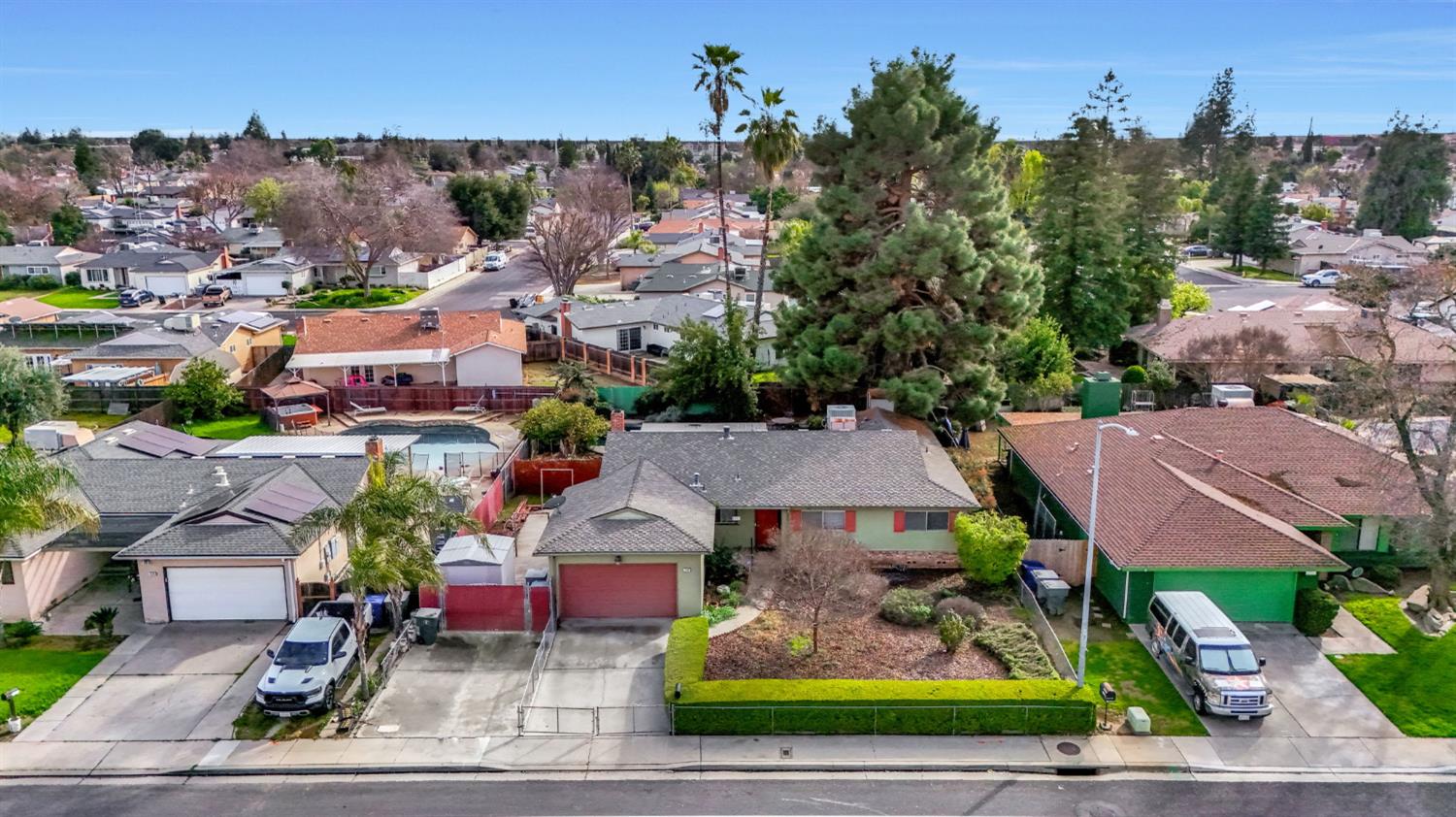 1606 Barstow Ave, Clovis, CA 93611