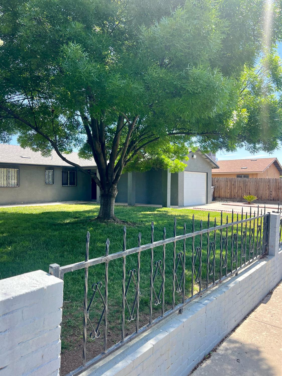 516 N Kate St, Mendota, CA 93640