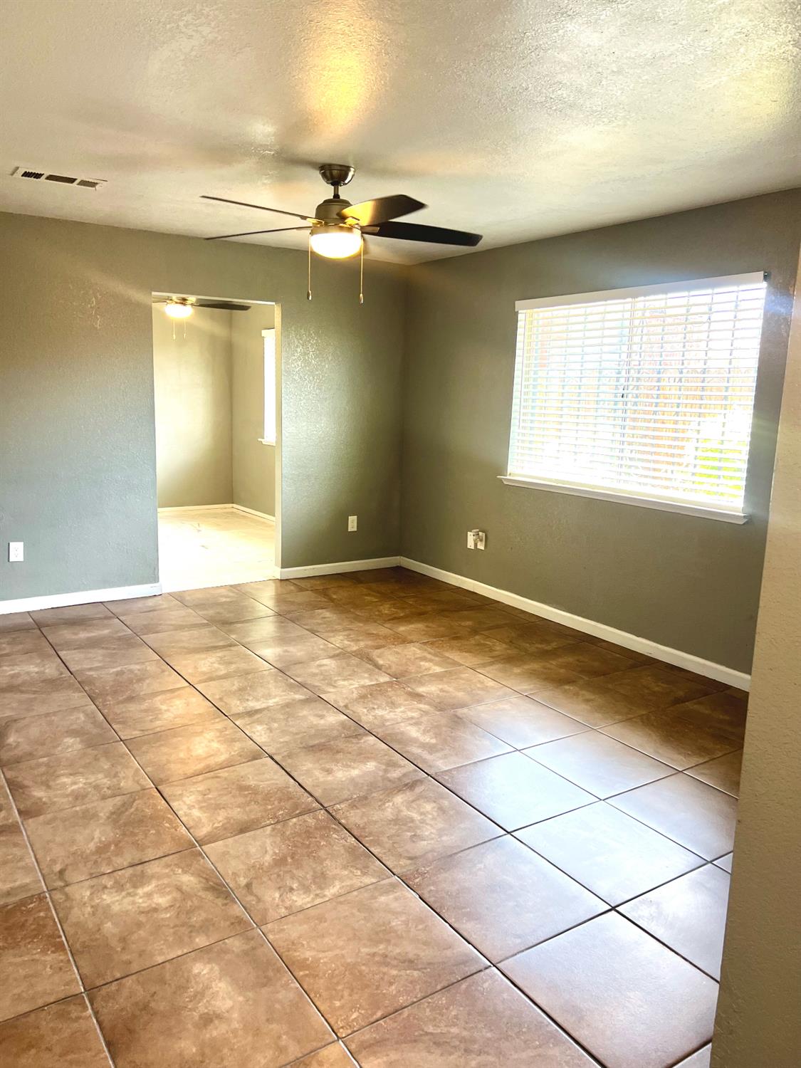 516 N Kate St, Mendota, CA 93640