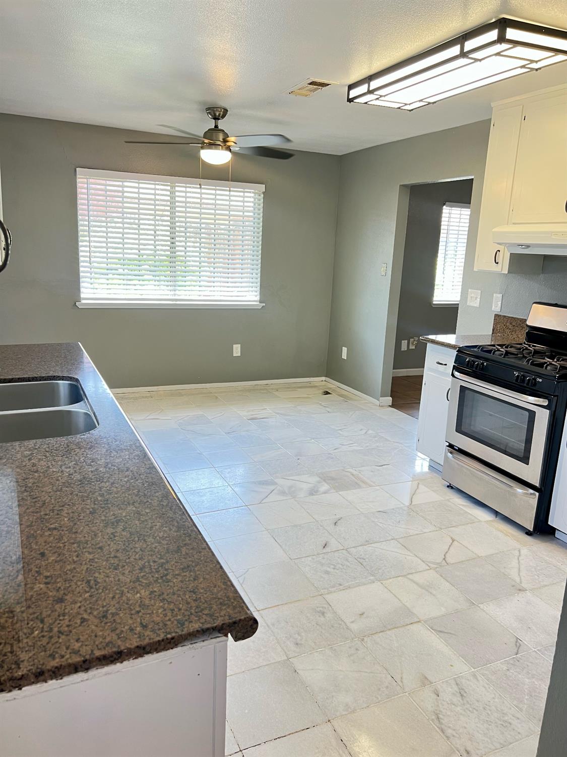 516 N Kate St, Mendota, CA 93640