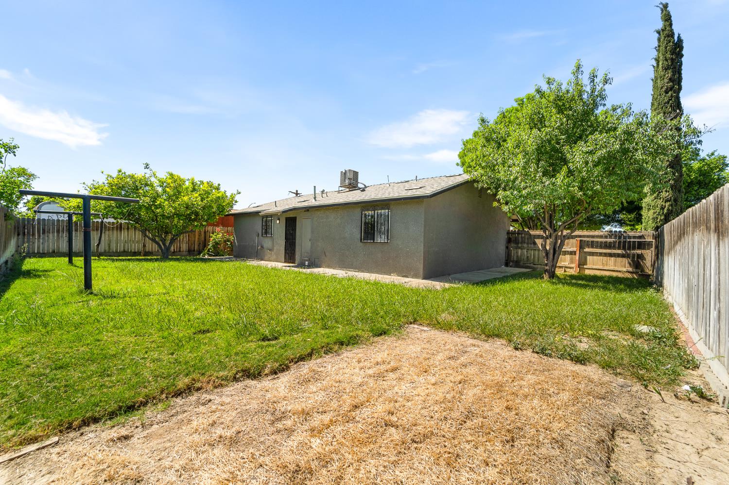 516 N Kate St, Mendota, CA 93640