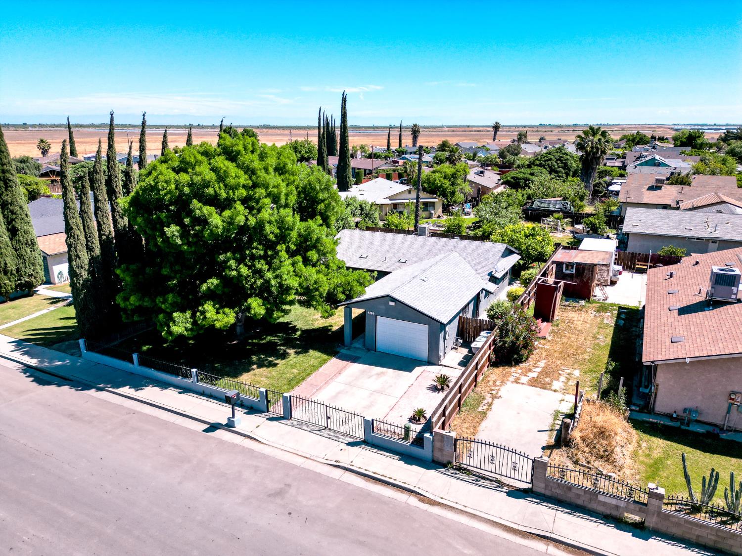 516 N Kate St, Mendota, CA 93640