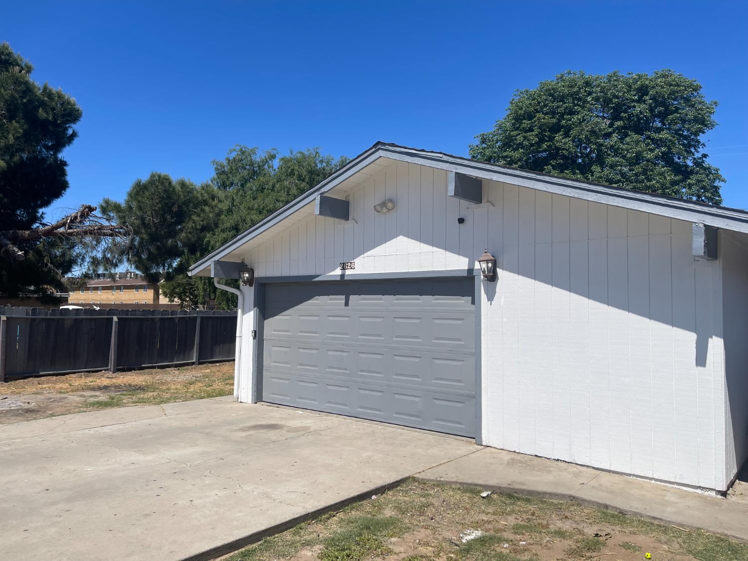 2626 W Garland Ave, Fresno, CA 93705