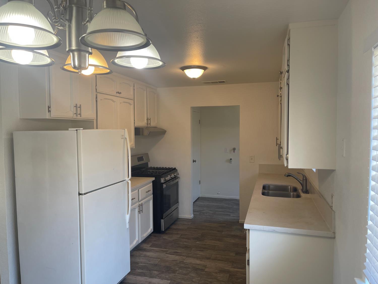 2626 W Garland Ave, Fresno, CA 93705