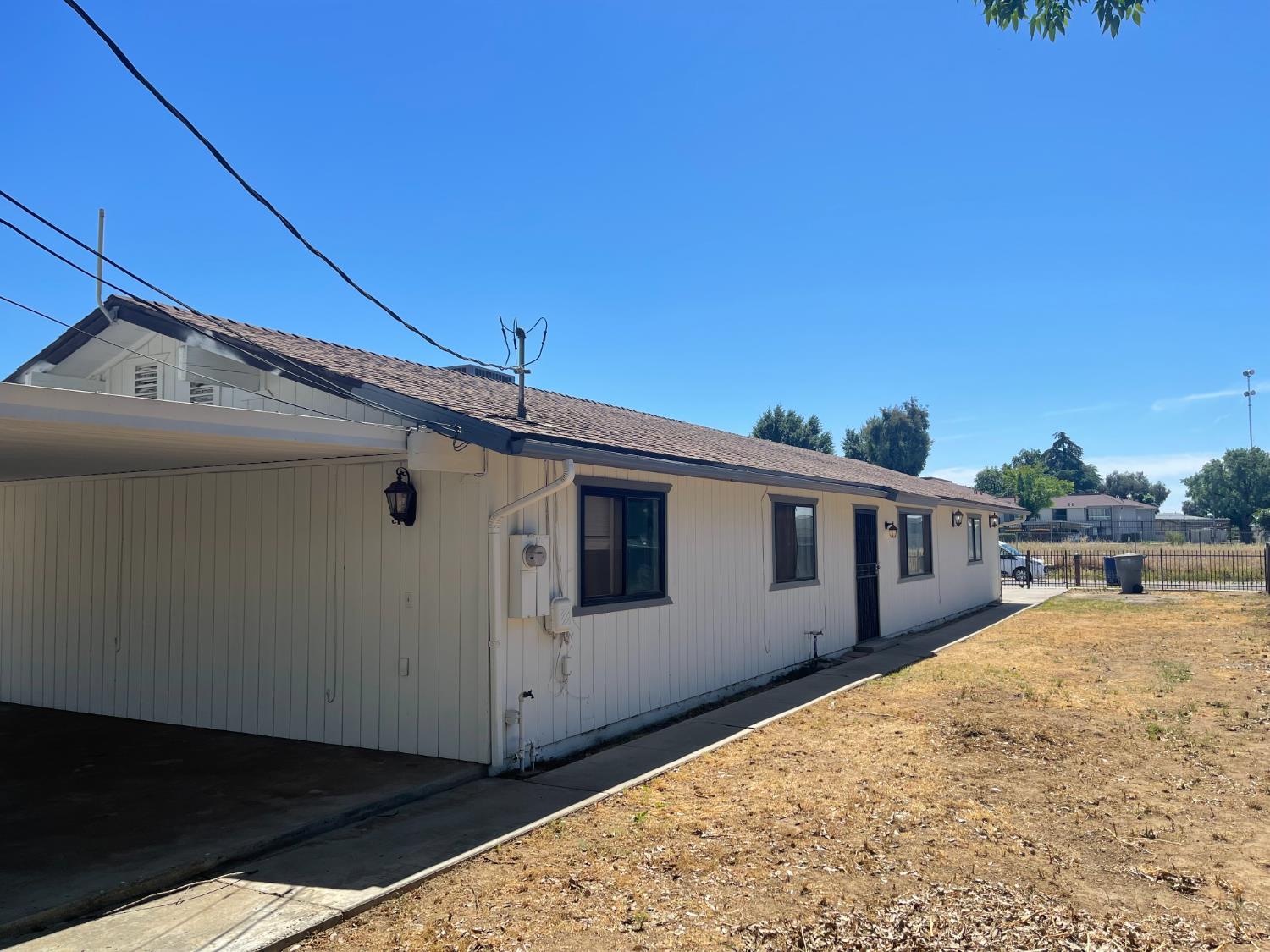 2626 W Garland Ave, Fresno, CA 93705