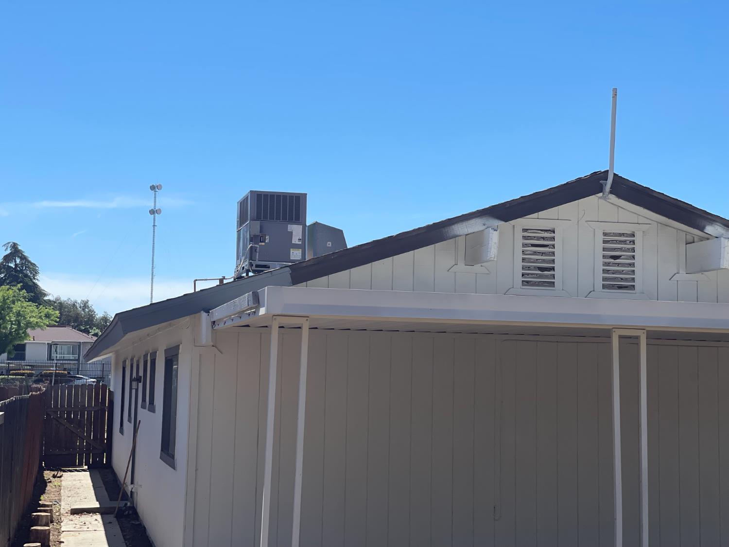 2626 W Garland Ave, Fresno, CA 93705