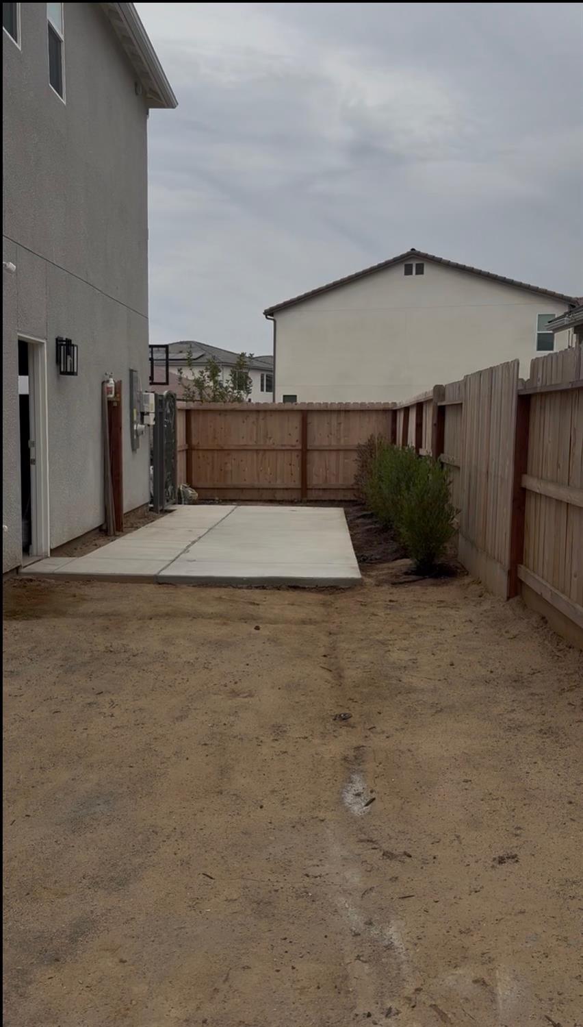 11382 N La Brisa Dr, Fresno, CA 93730