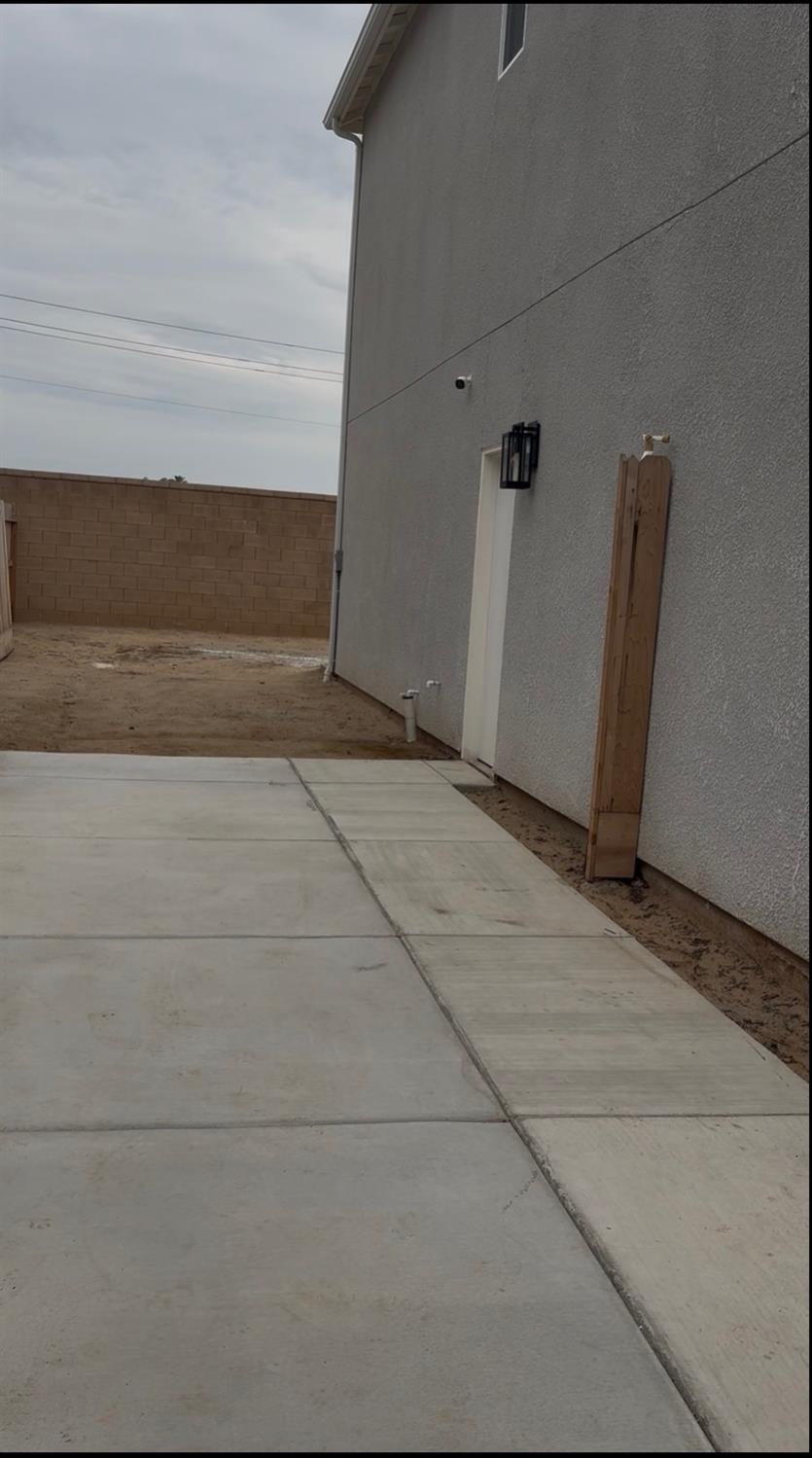 11382 N La Brisa Dr, Fresno, CA 93730