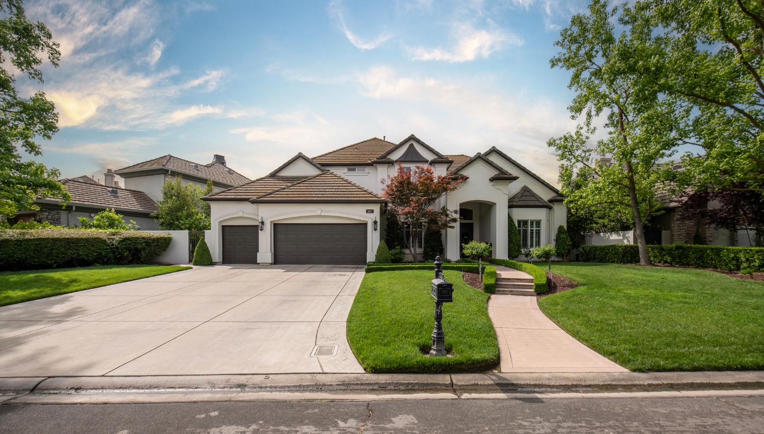 2547 W Lake Van Ness Cir, Fresno, CA 93711