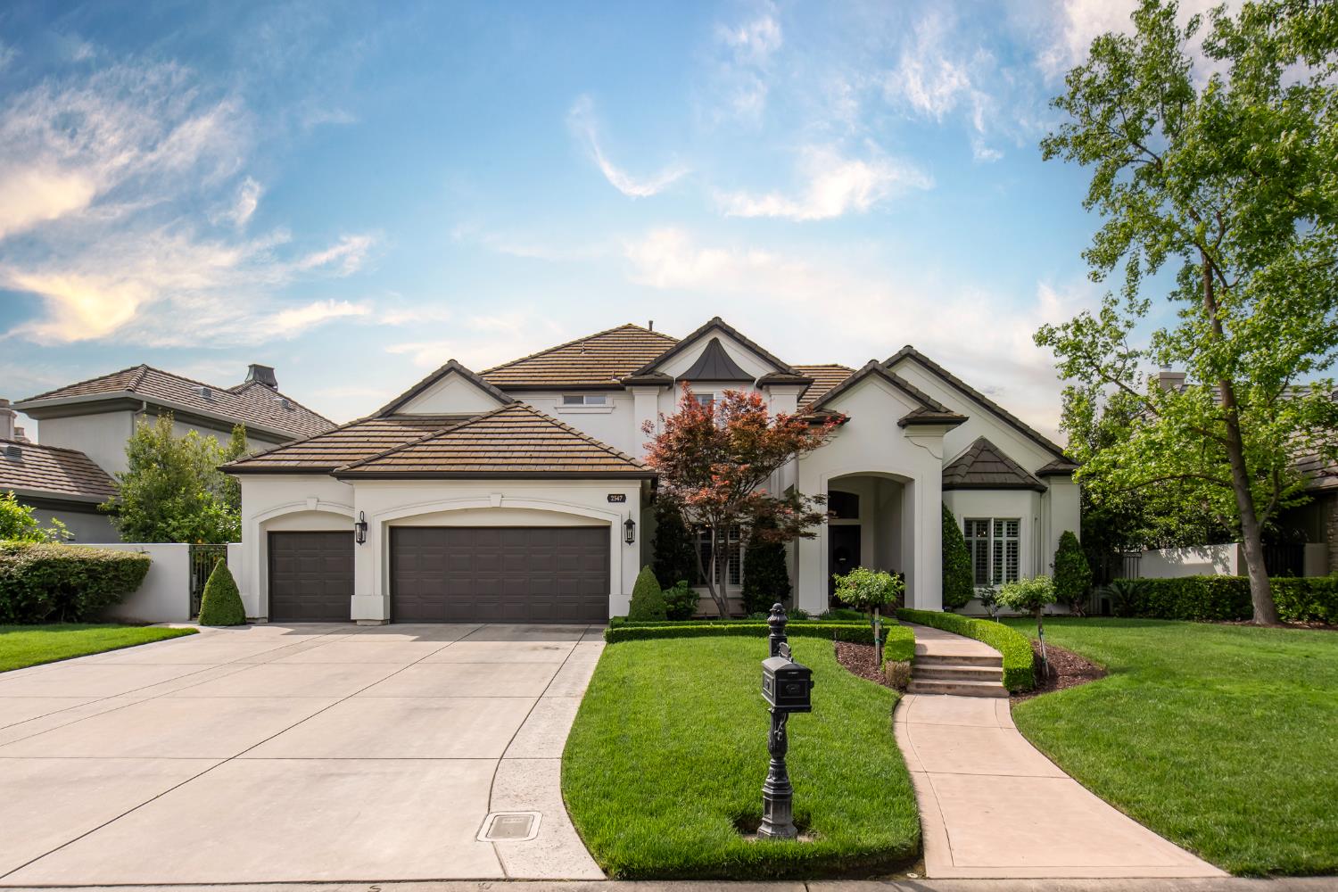 2547 W Lake Van Ness Cir, Fresno, CA 93711