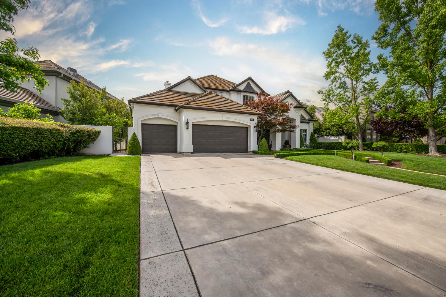 2547 W Lake Van Ness Cir, Fresno, CA 93711