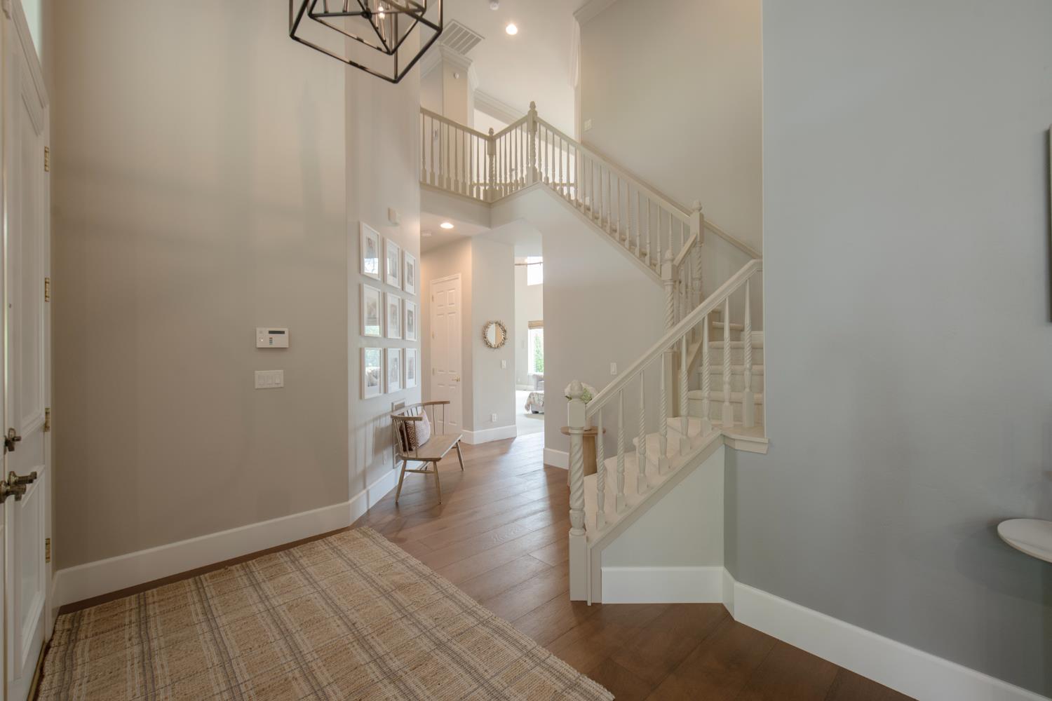 2547 W Lake Van Ness Cir, Fresno, CA 93711