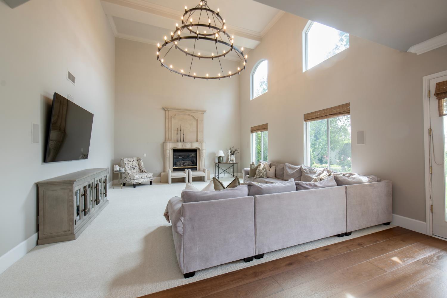 2547 W Lake Van Ness Cir, Fresno, CA 93711