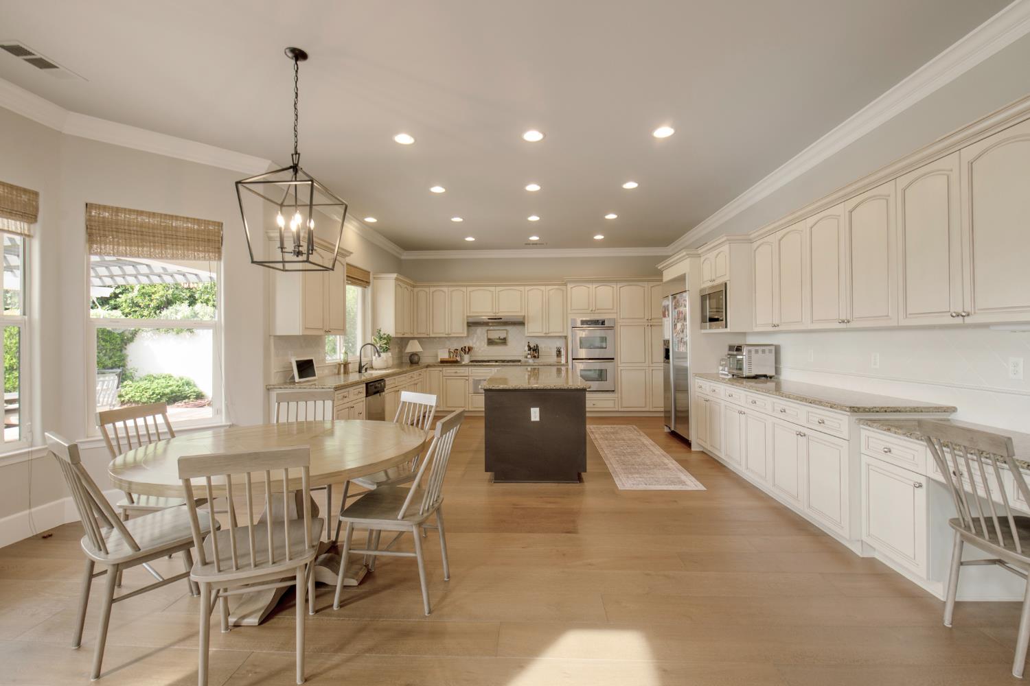 2547 W Lake Van Ness Cir, Fresno, CA 93711