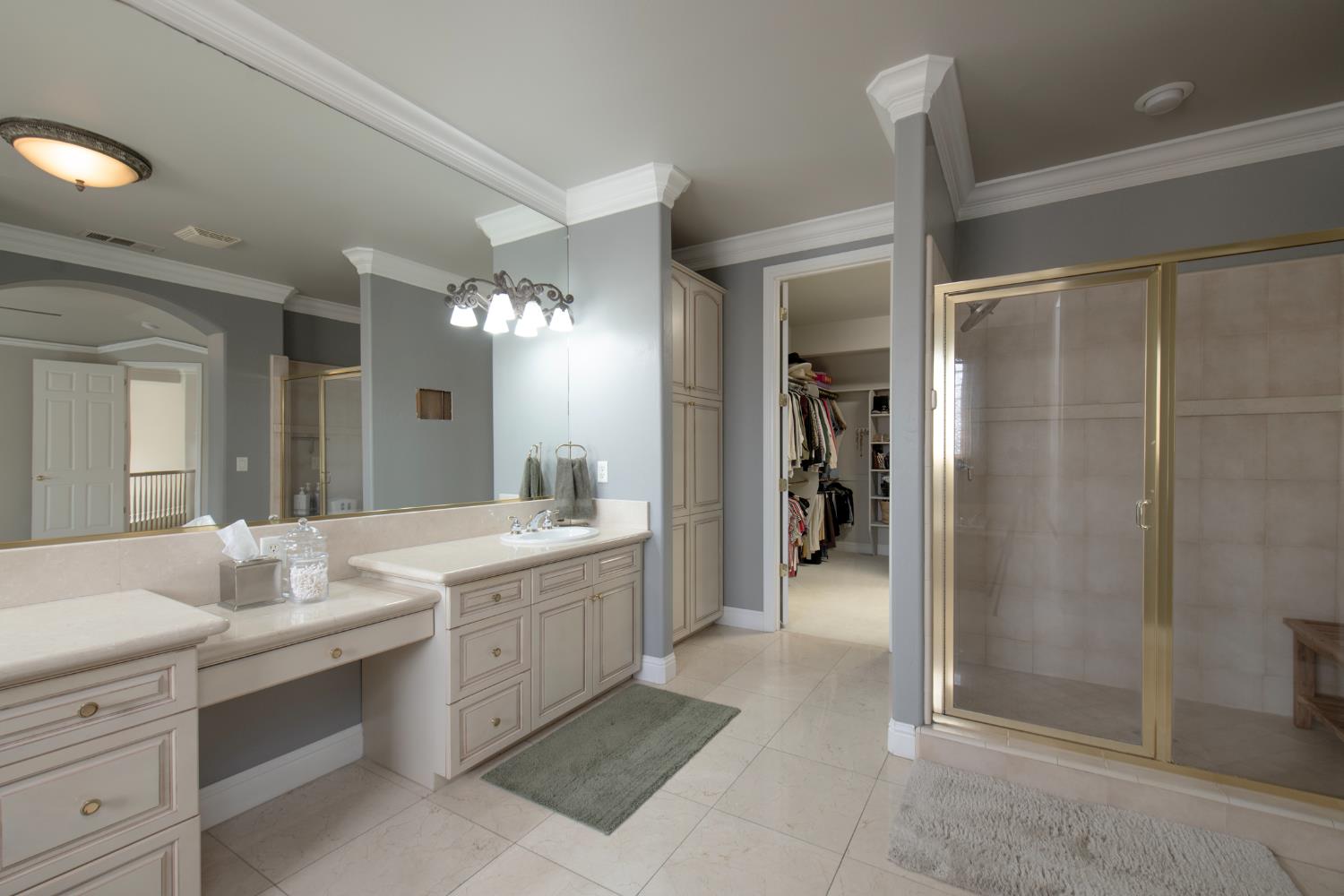 2547 W Lake Van Ness Cir, Fresno, CA 93711