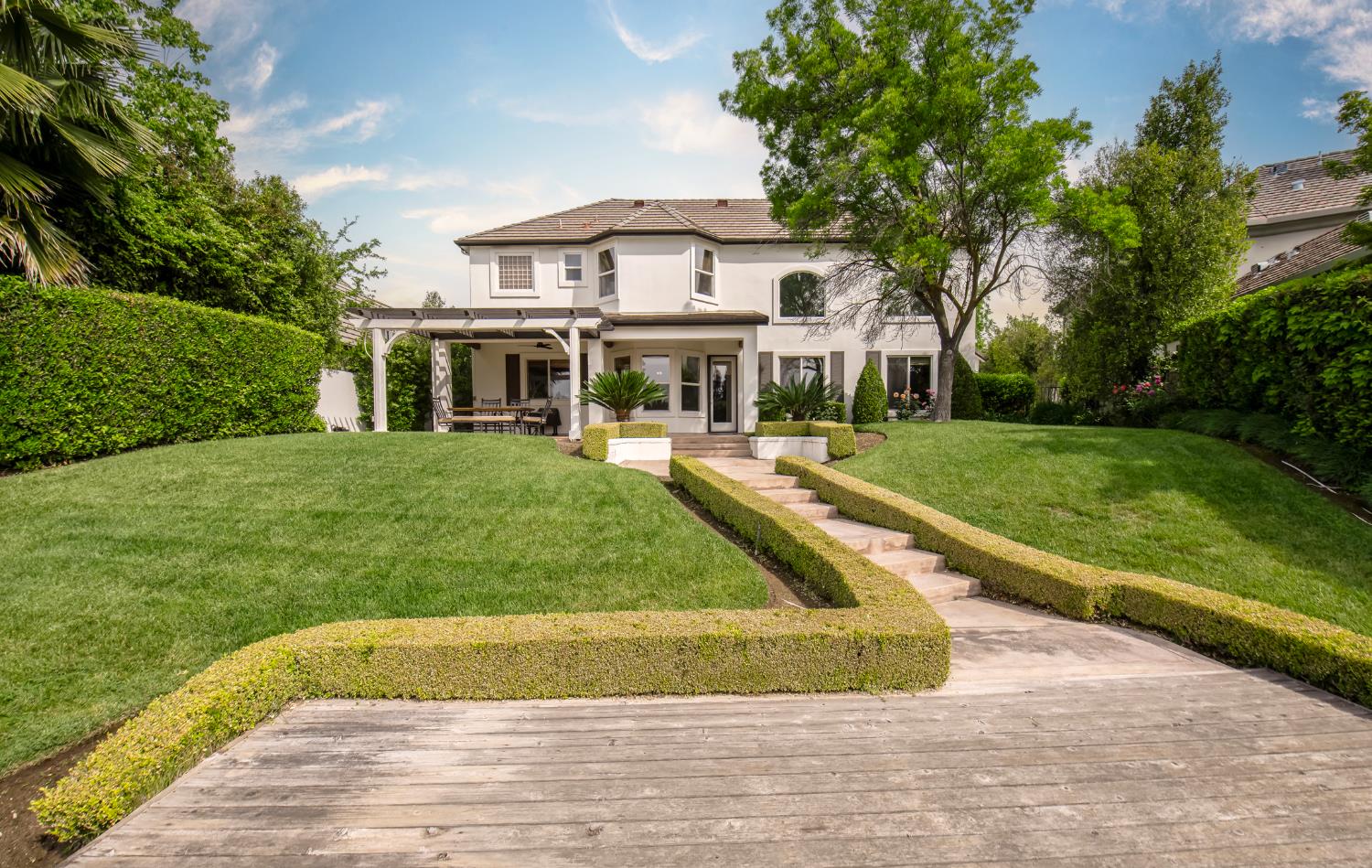 2547 W Lake Van Ness Cir, Fresno, CA 93711