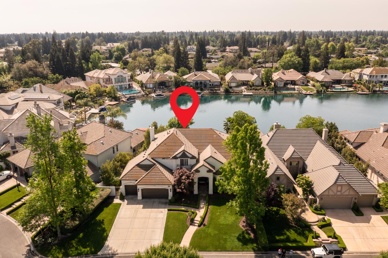 2547 W Lake Van Ness Cir, Fresno, CA 93711