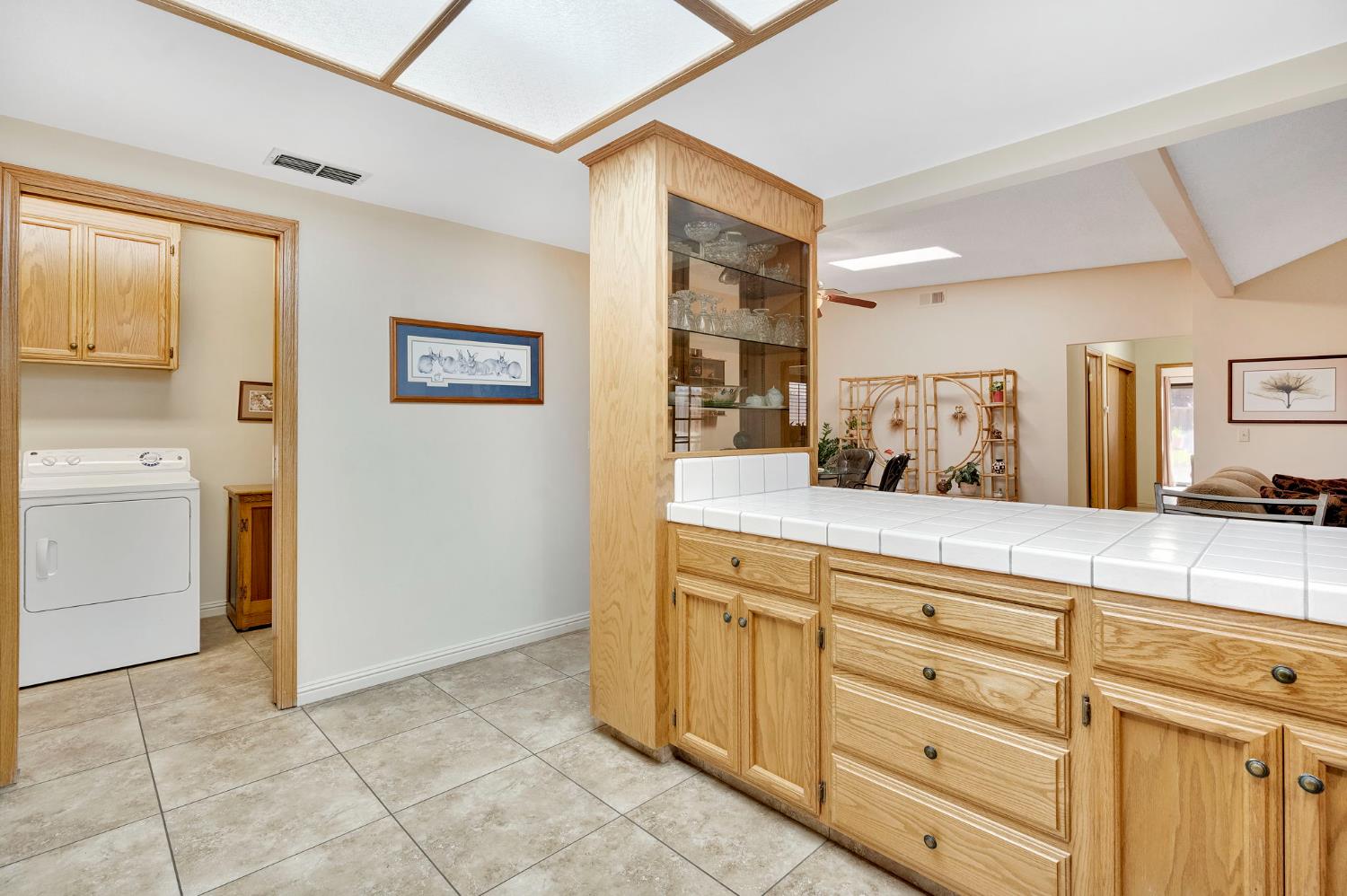 917 Valley Way, Madera, CA 93637