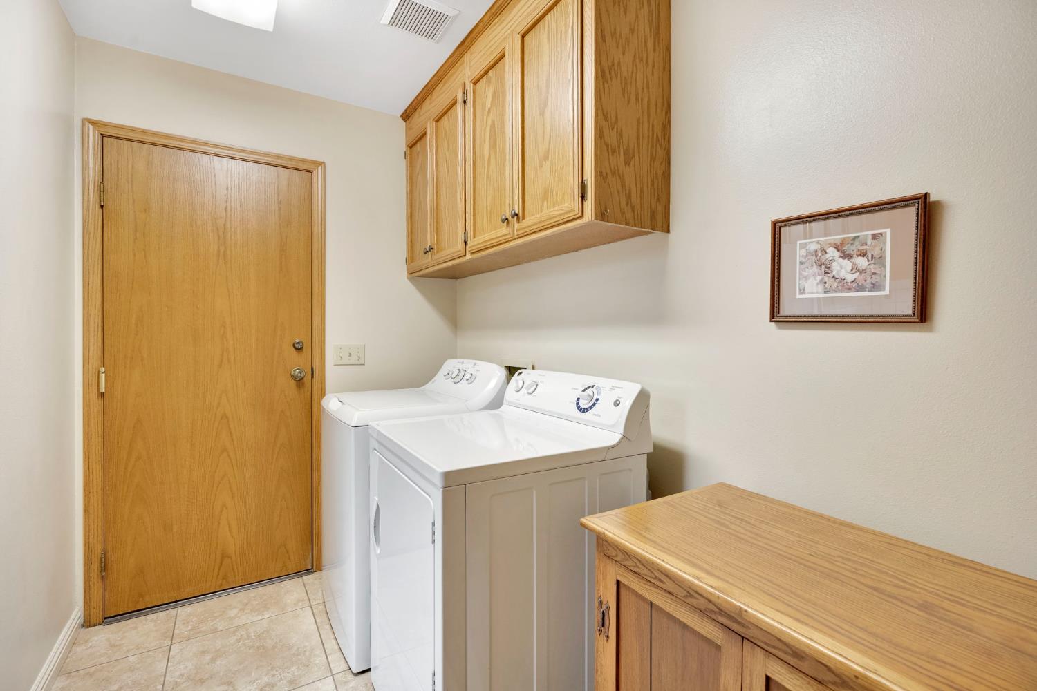 917 Valley Way, Madera, CA 93637