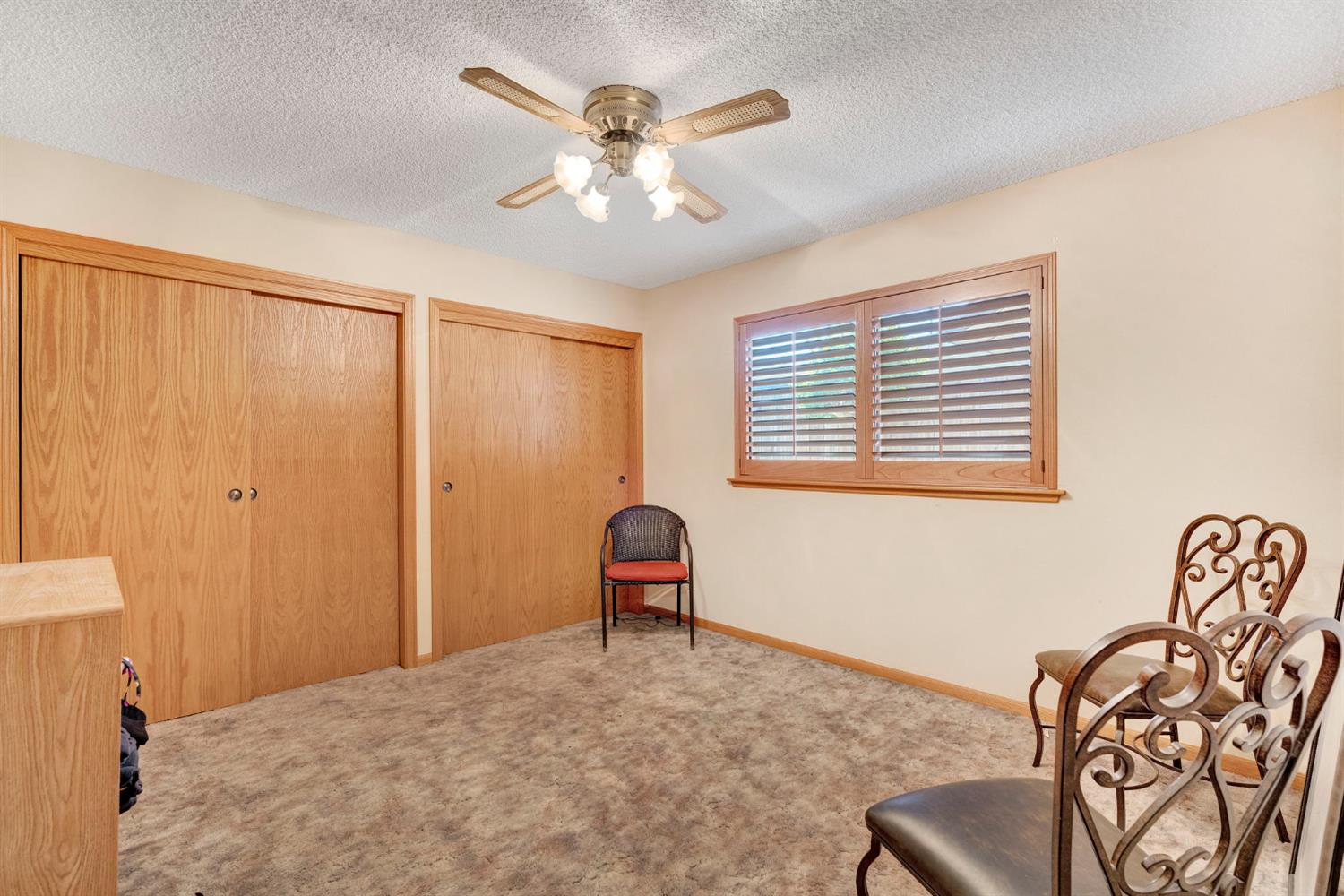 917 Valley Way, Madera, CA 93637