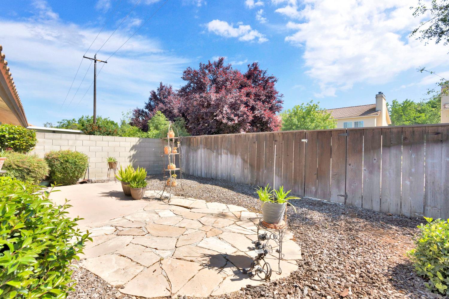 917 Valley Way, Madera, CA 93637