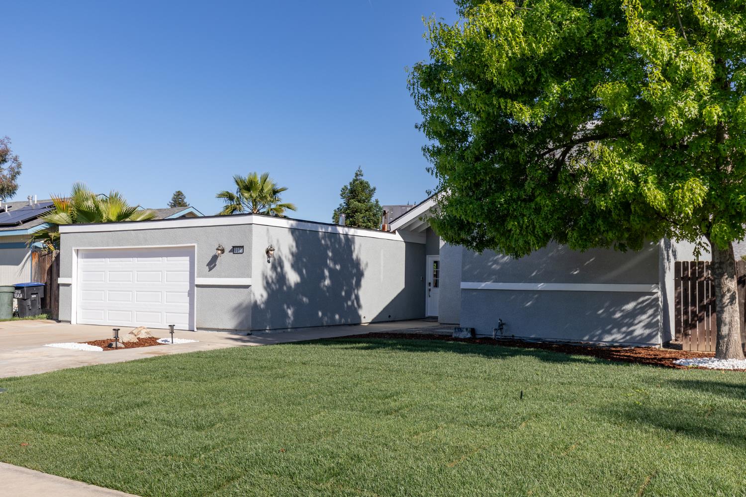 3530 E Stapp, Visalia, CA 93292