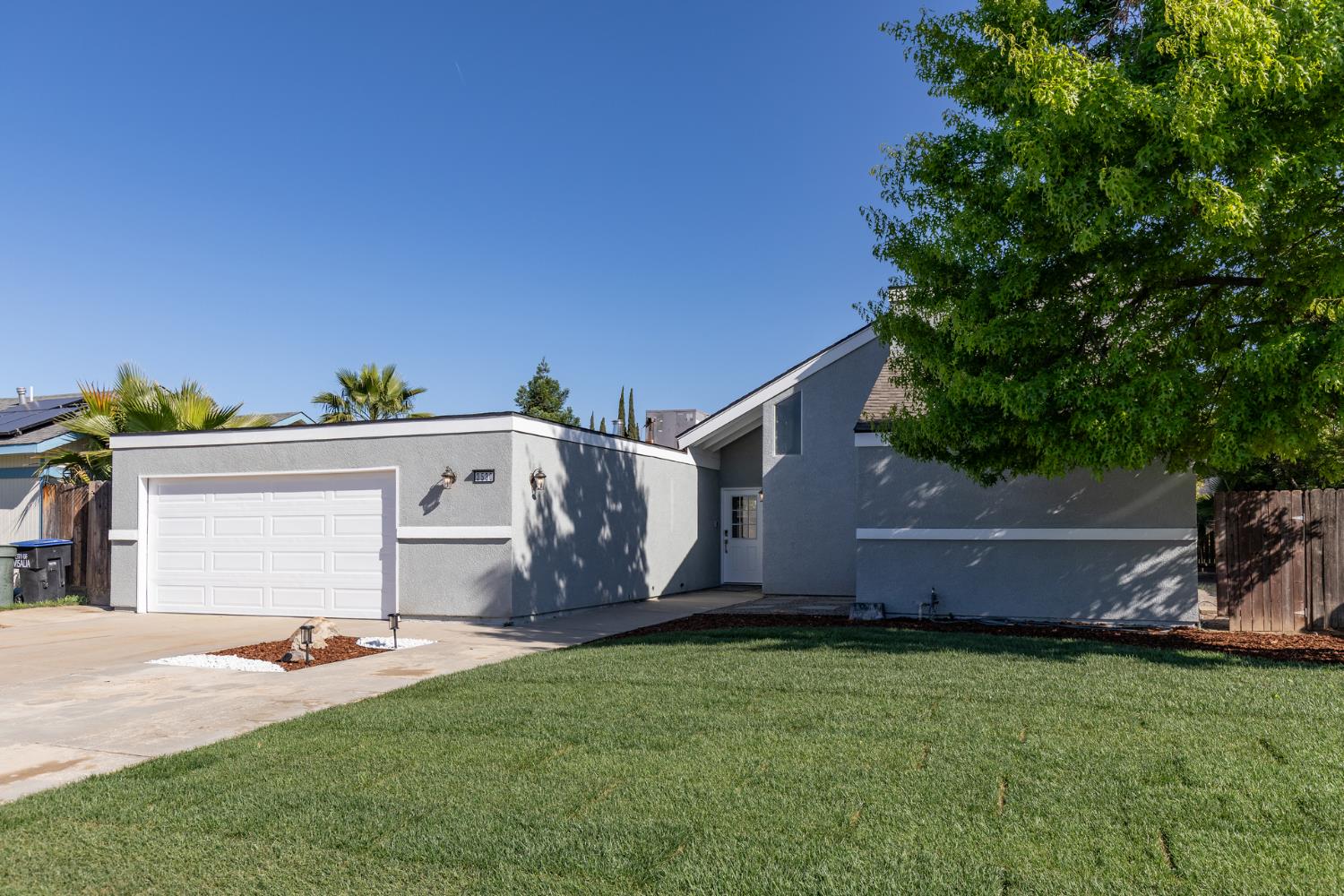 3530 E Stapp, Visalia, CA 93292
