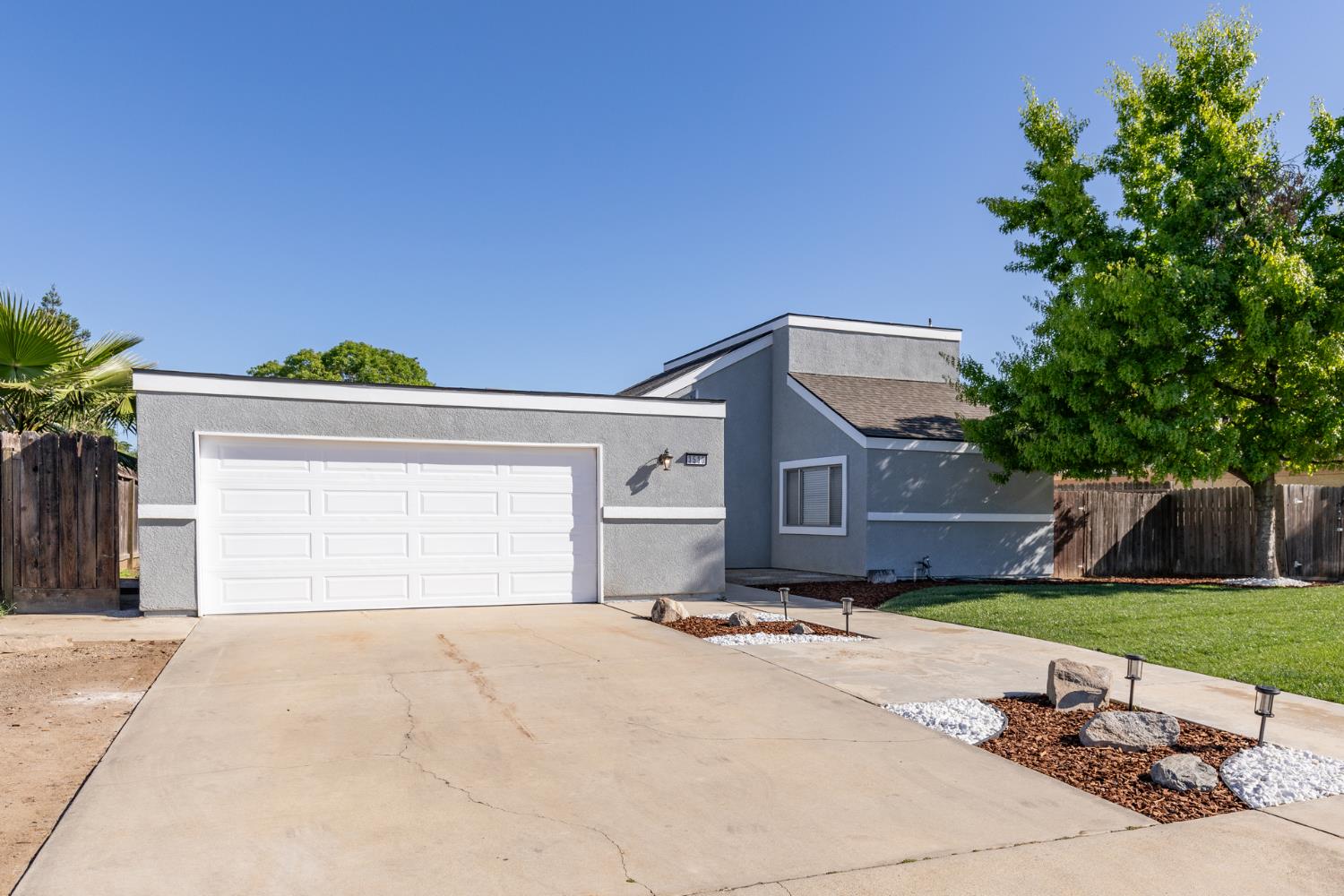 3530 E Stapp, Visalia, CA 93292