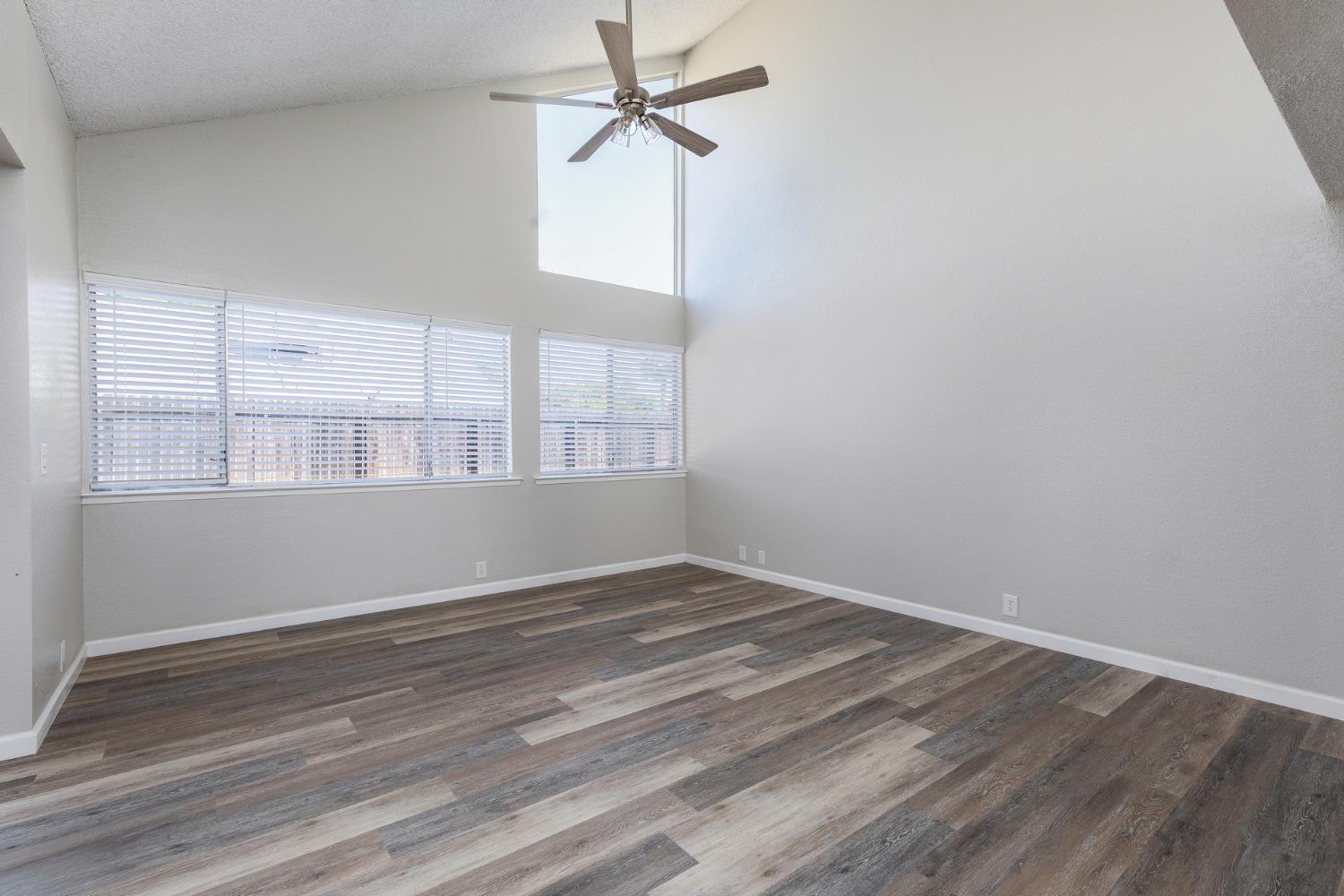 3530 E Stapp, Visalia, CA 93292