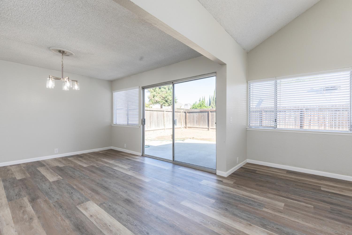 3530 E Stapp, Visalia, CA 93292