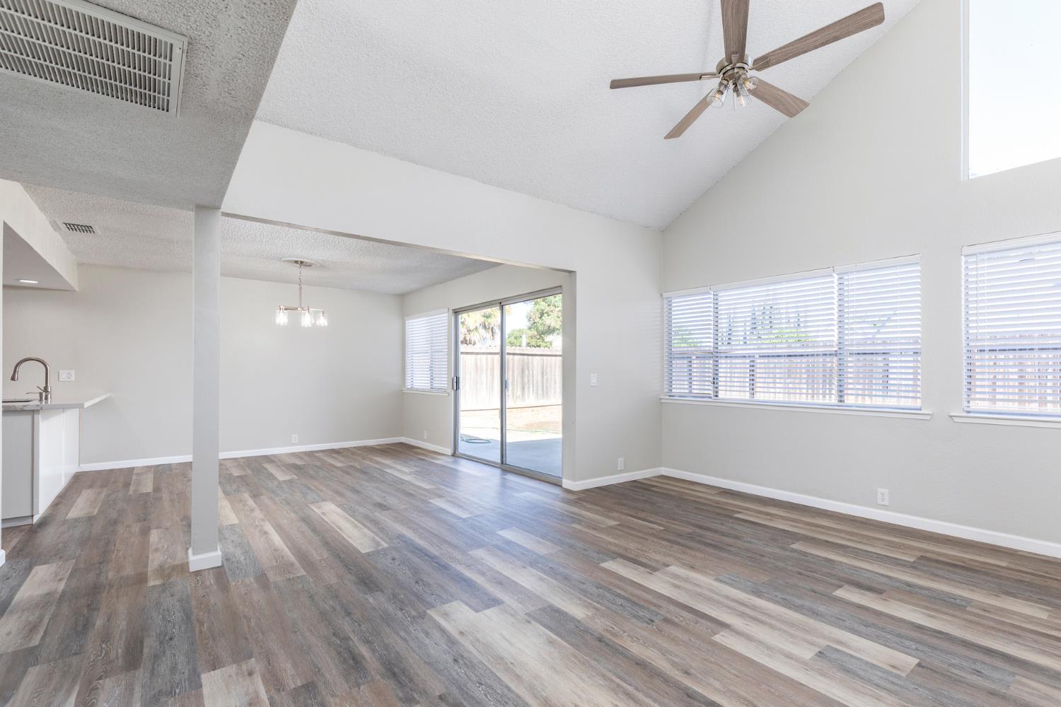 3530 E Stapp, Visalia, CA 93292