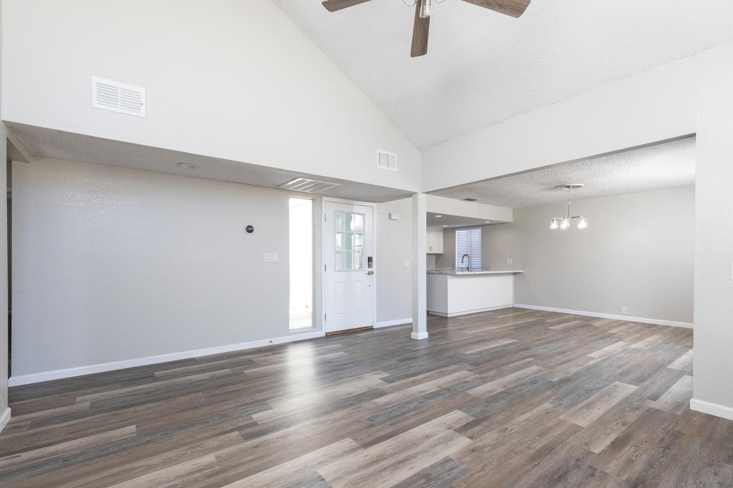 3530 E Stapp, Visalia, CA 93292