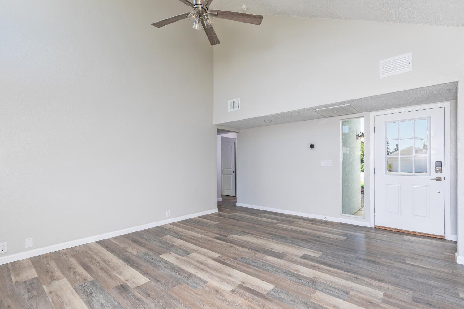 3530 E Stapp, Visalia, CA 93292