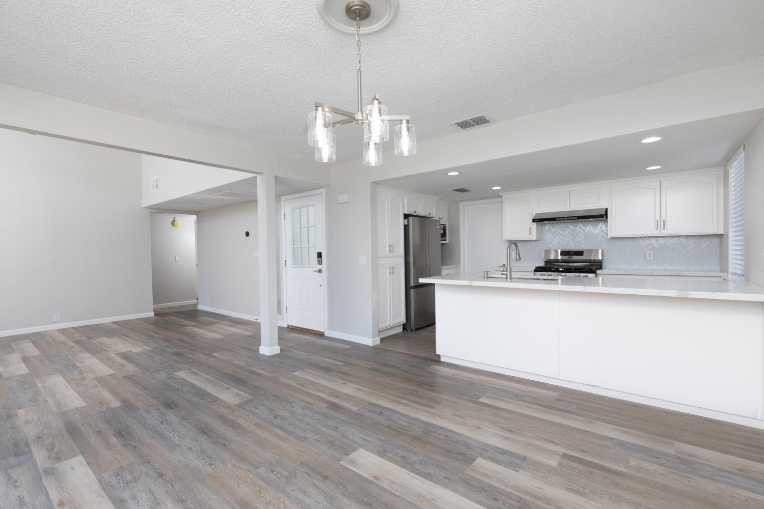 3530 E Stapp, Visalia, CA 93292